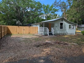 Building Photo - 904 NW 29th Pl