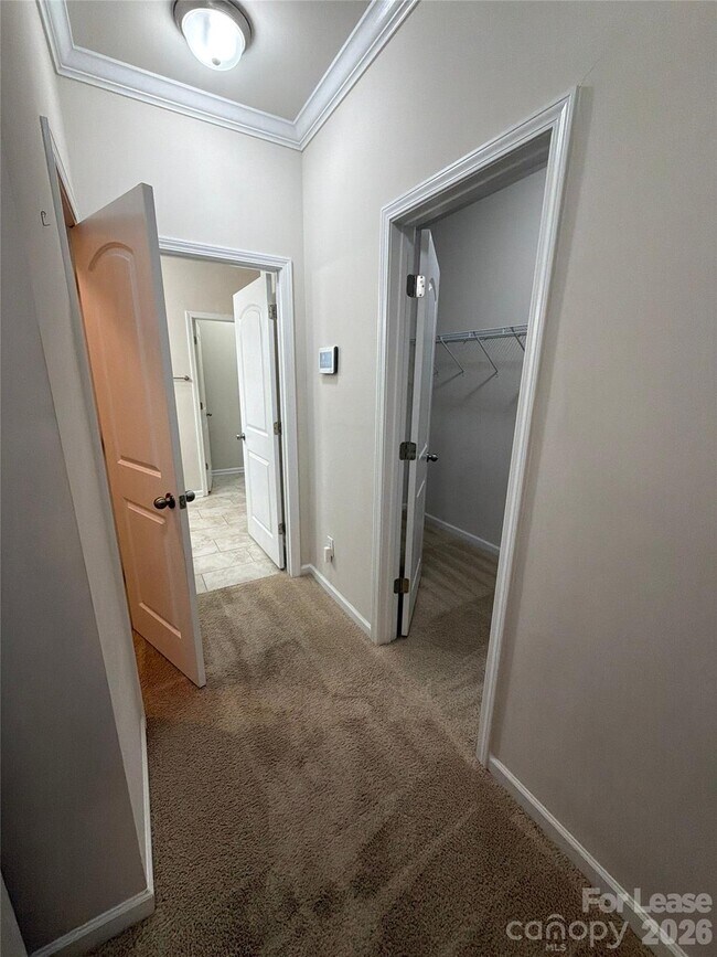 Building Photo - 1008 Fairbrae Ln