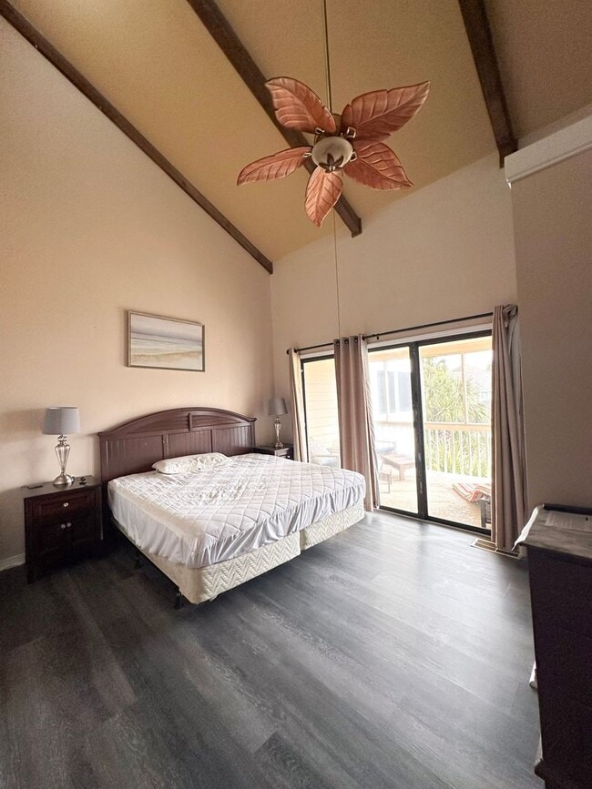 Building Photo - Unfurnished 2 Bedroom Townhome Near the Be...