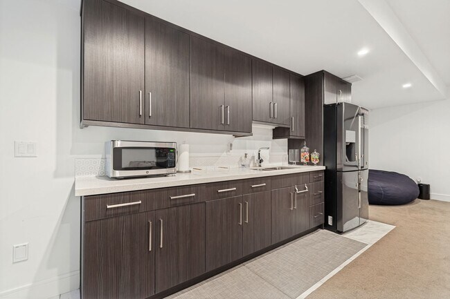 Building Photo - Fully Furnished Luxury Home In The Avenues