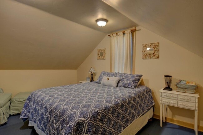 Building Photo - Perfect Furnished Home in Jacksonville!