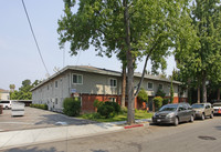 Building Photo - Four Palms