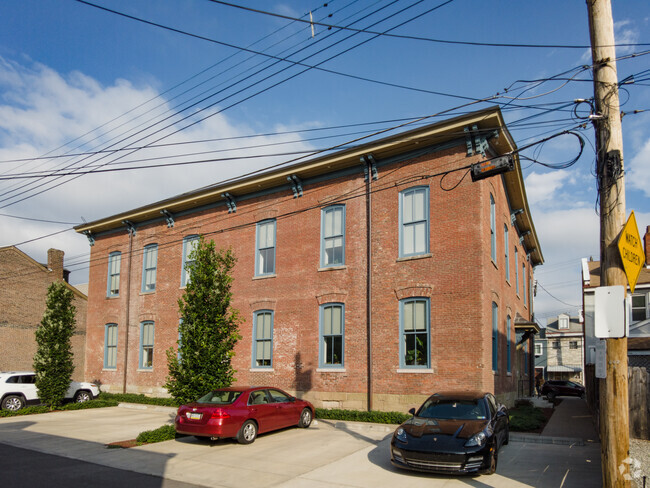 Building Photo - Bayard School Lofts