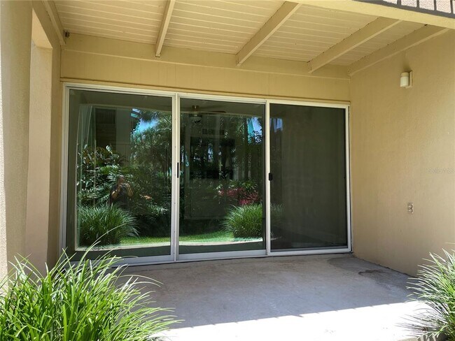 Building Photo - 586 Orange Dr