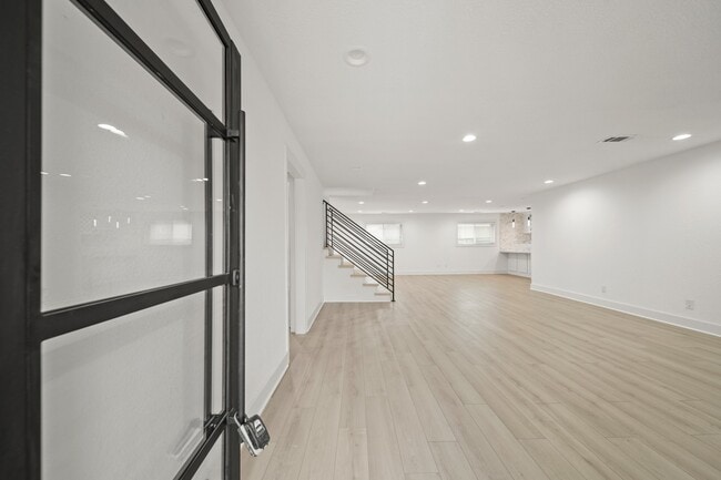 Building Photo - 6010 Rutherglenn Dr