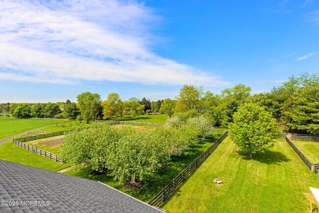 Building Photo - 13 Driftwood Ln