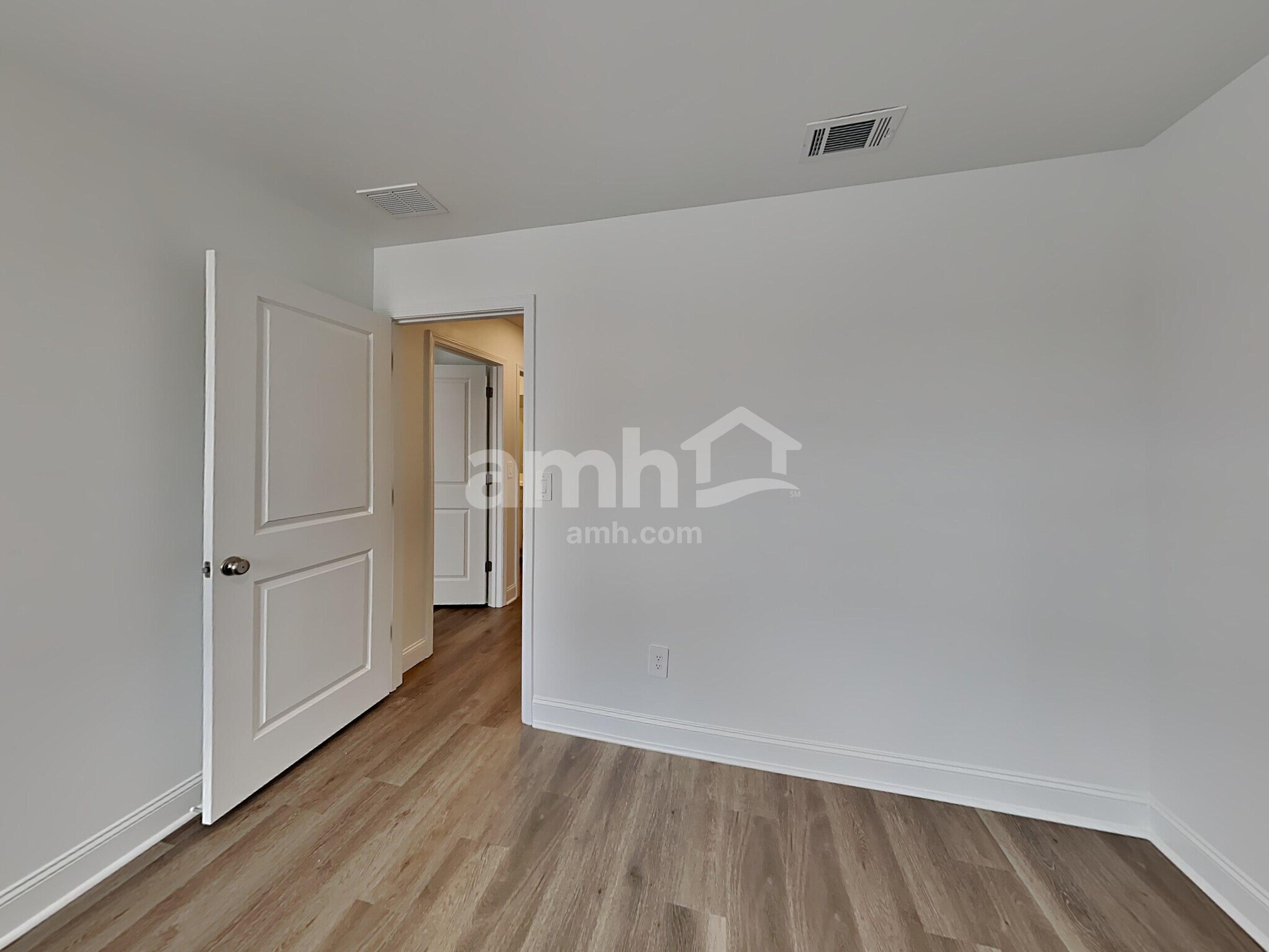 Building Photo - 116 Punderson Dr