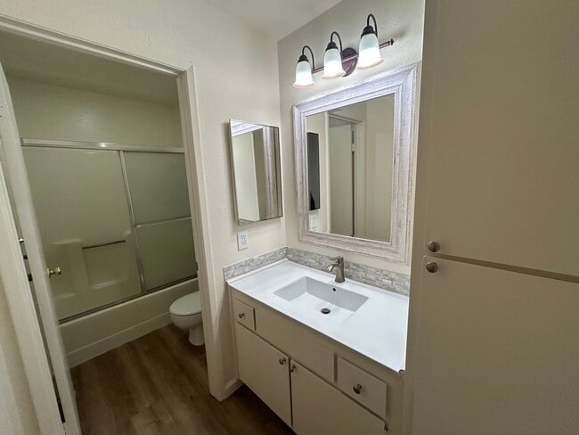 Building Photo - Adorable 1 Bedroom Home in 55+ Cottage Gre...
