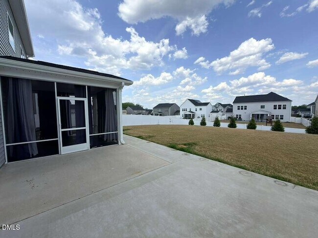 Building Photo - 513 Acerno Dr