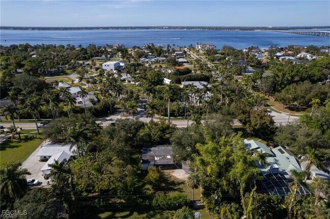 Building Photo - 10461 McGregor Blvd