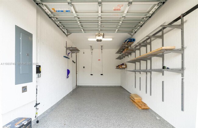 Building Photo - 4652 Horseshoe Cir