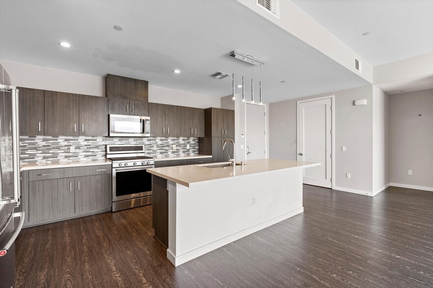 Building Photo - 4140 Glencoe Ave