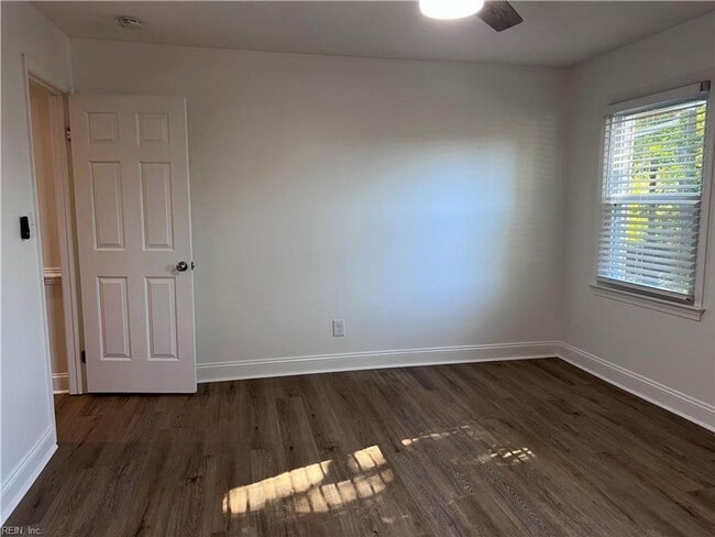 Building Photo - 947 Wildwood Square Ct