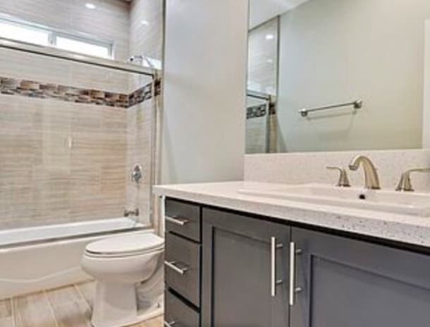 Spacious Modern bathrooms - 11031 S Burin Ave