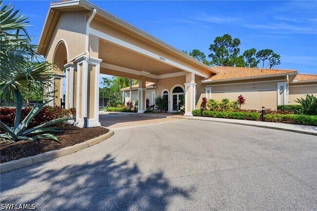 Building Photo - 4950 Deerfield Way