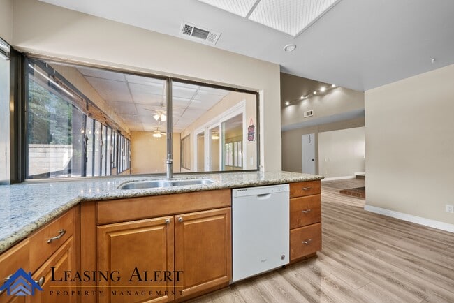 Building Photo - 25352 Avenida Cappela