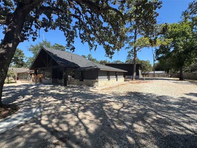 Building Photo - 12518 Mile Dr