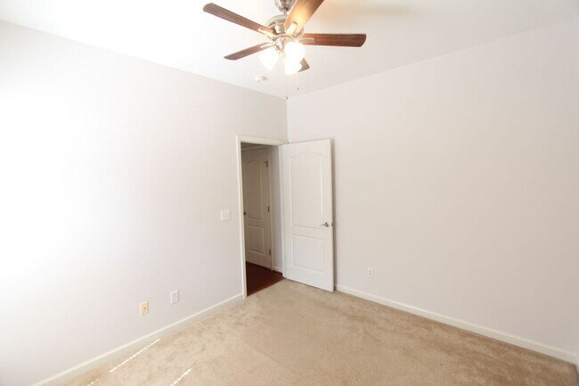 Building Photo - Homewood Area - Oxmoor Glen - Minutes to Downtown & UAB