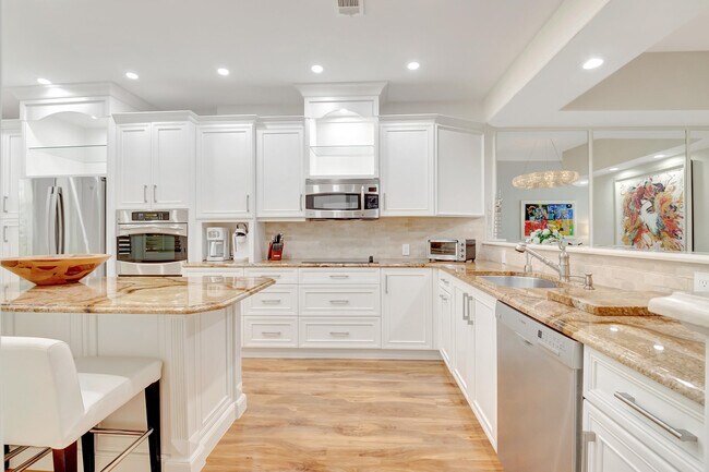 Building Photo - 17565 Ashbourne Ln