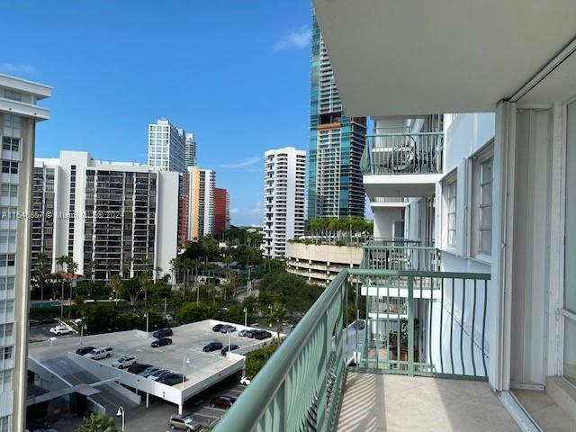 Building Photo - 1408 Brickell Bay Dr