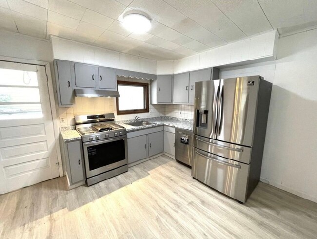 Building Photo - 268 Ackley Ave