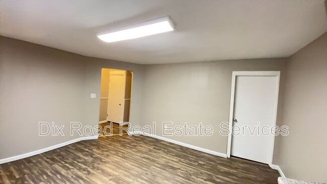 Building Photo - 879 Rockdale Ave