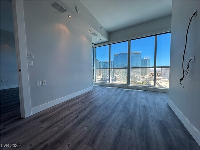 Building Photo - 4575 Dean Martin Dr