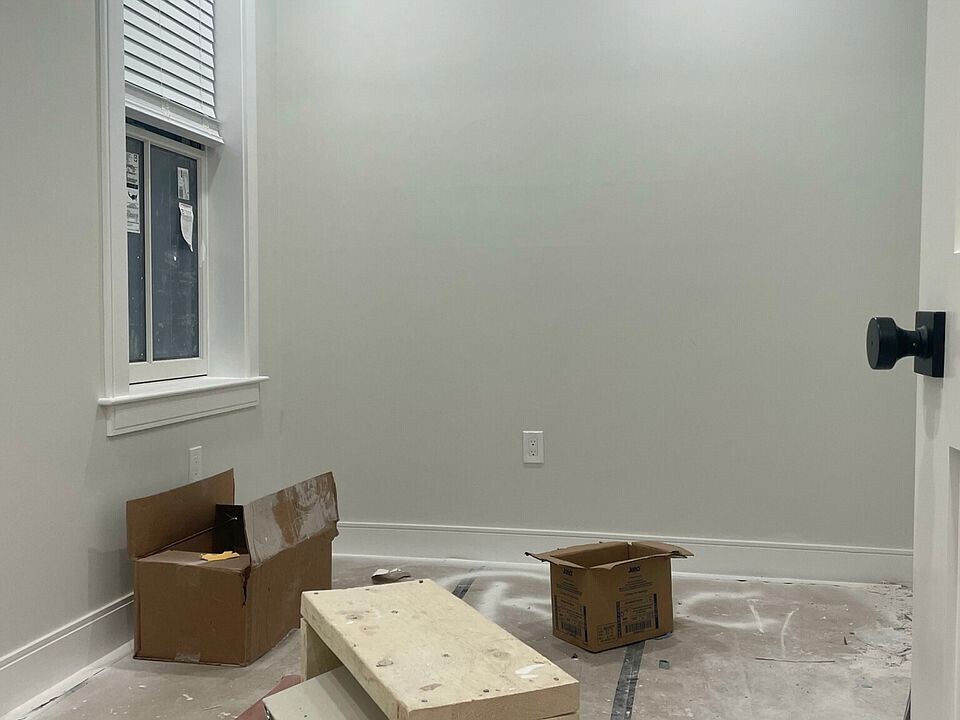 Building Photo - 18 Grove St