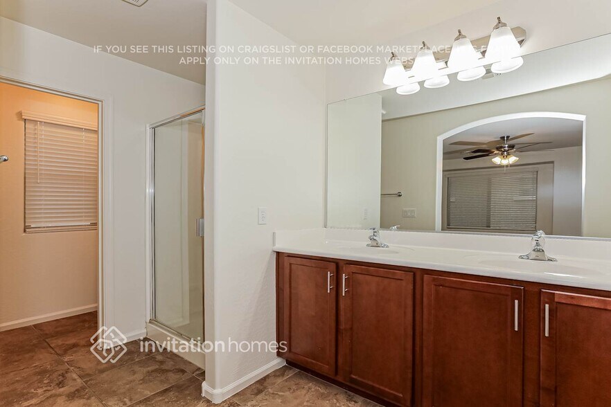 Building Photo - 1481 S Colt Dr