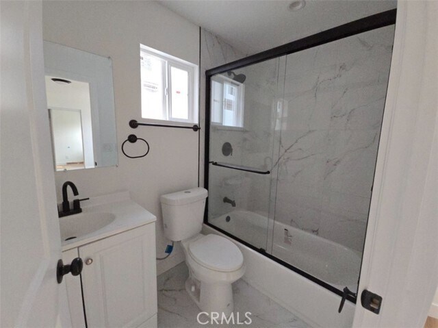 Building Photo - 1547 W 82nd St