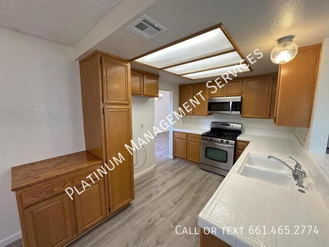Building Photo - 3063 W Ave J4