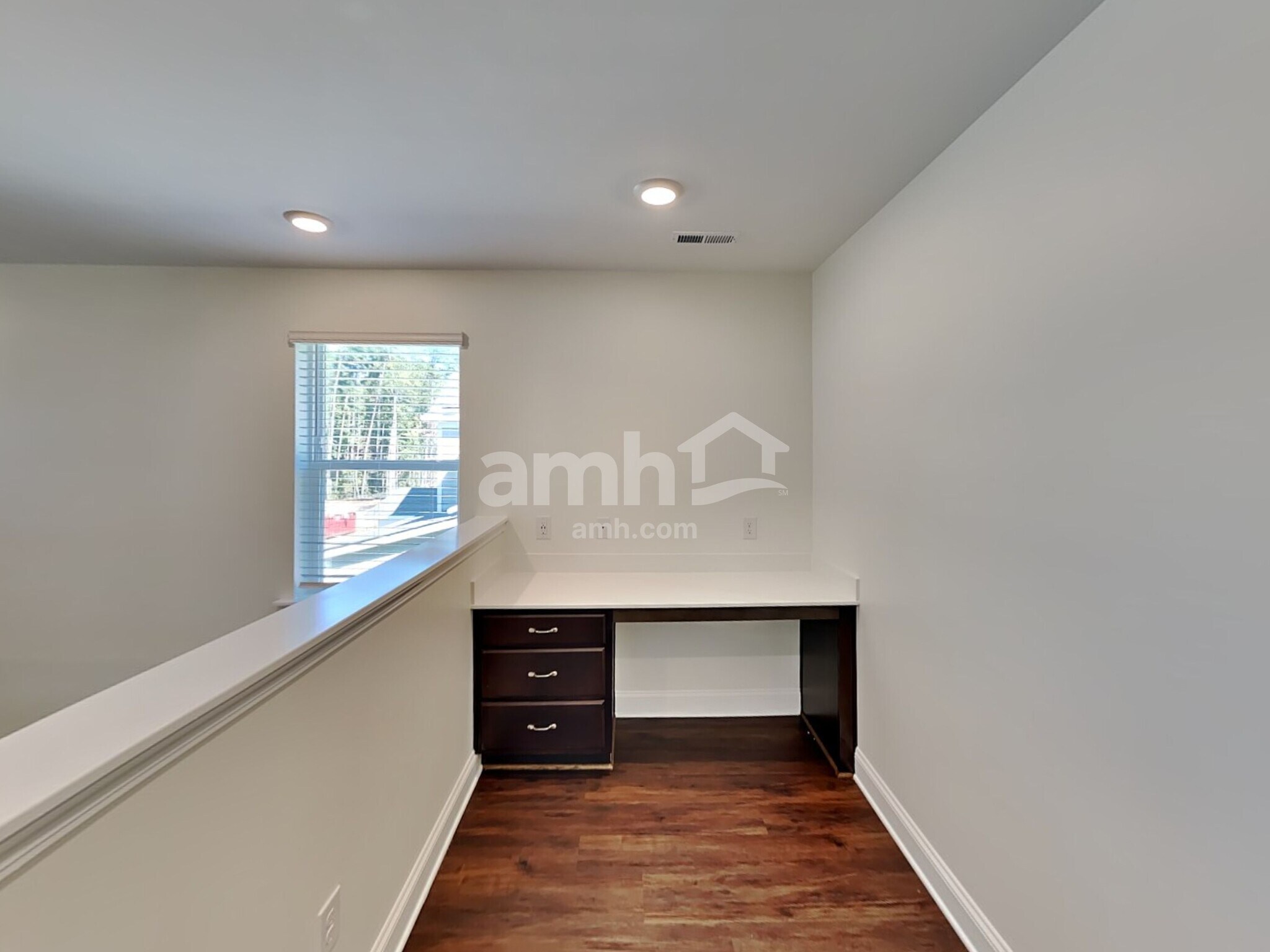 Building Photo - 566 Rivermist Dr