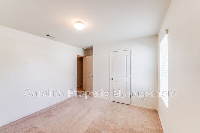 Building Photo - 12915 Hill Pine Rd
