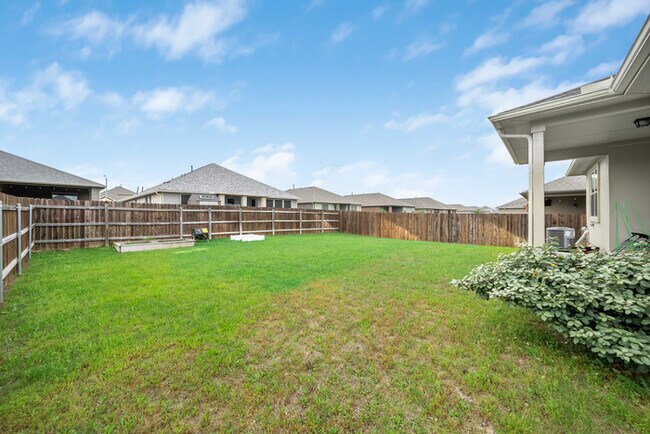 Building Photo - Furnished in Pflugerville!