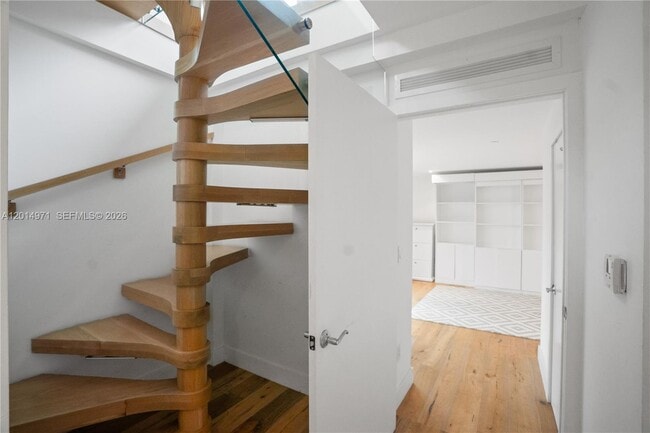 Building Photo - 2130 Park Ave
