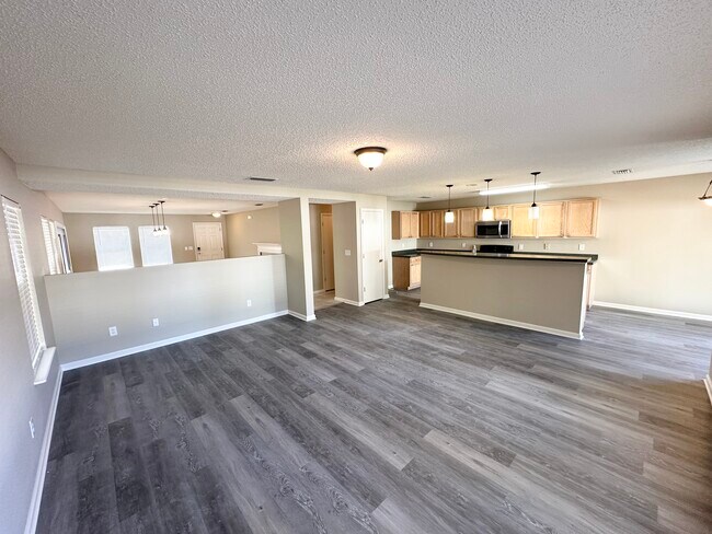 Building Photo - 4 Ryecrest Ln