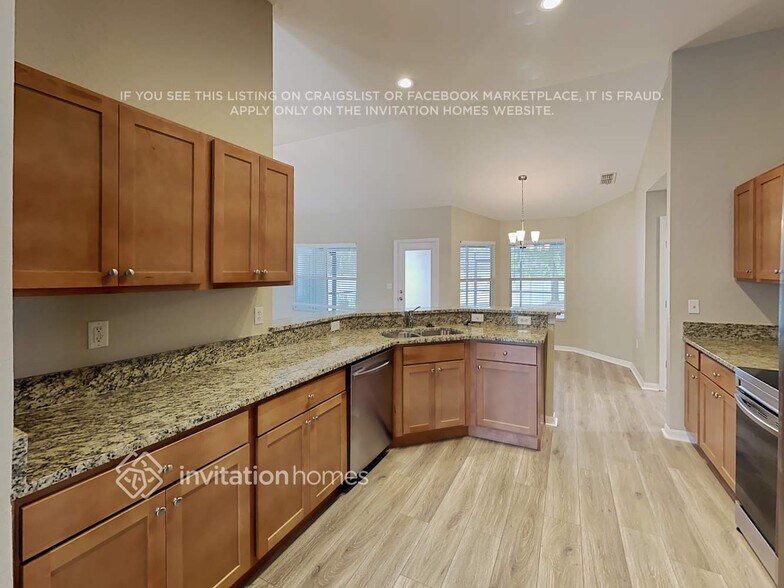 Building Photo - 6916 Krenson Oaks St