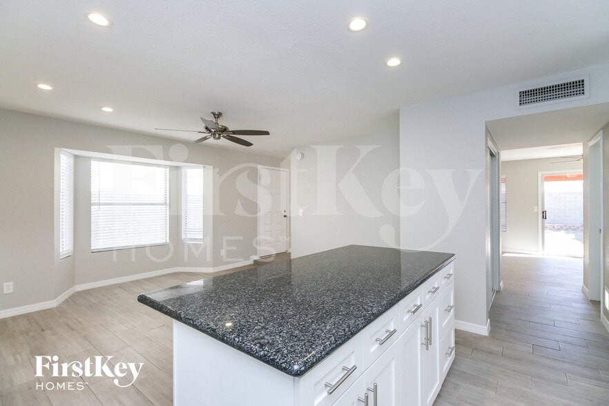 Building Photo - 19831 N 48th Ln