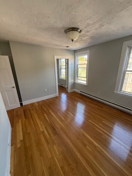 Building Photo - 119 Wrentham St