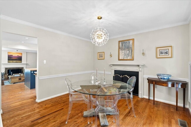 Building Photo - "Luxurious 3-Bed Retreat with Finished Bas...