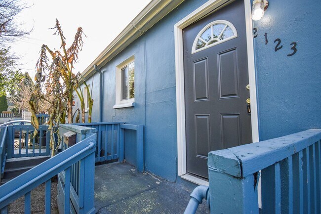 Building Photo - KIL-2121-2125