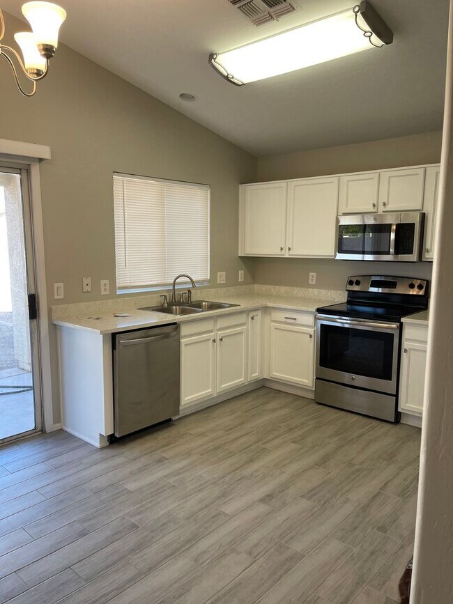 Building Photo - READY TO VIEW NOW! Gorgeous Remodeled Home in El Mirage