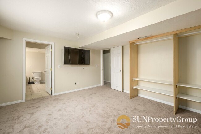 Building Photo - 1316 Kodiak Way