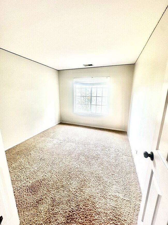 Building Photo - 3125 Anton Dr