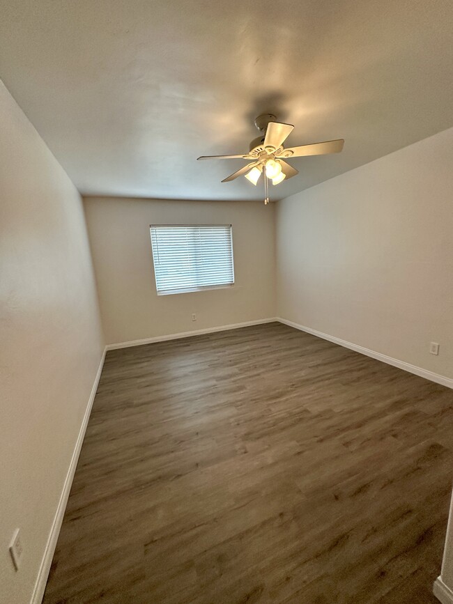 Building Photo - 13239 Idyl Dr