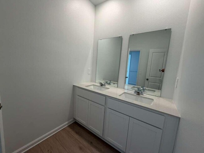 Building Photo - 5143 Loyalty Dr