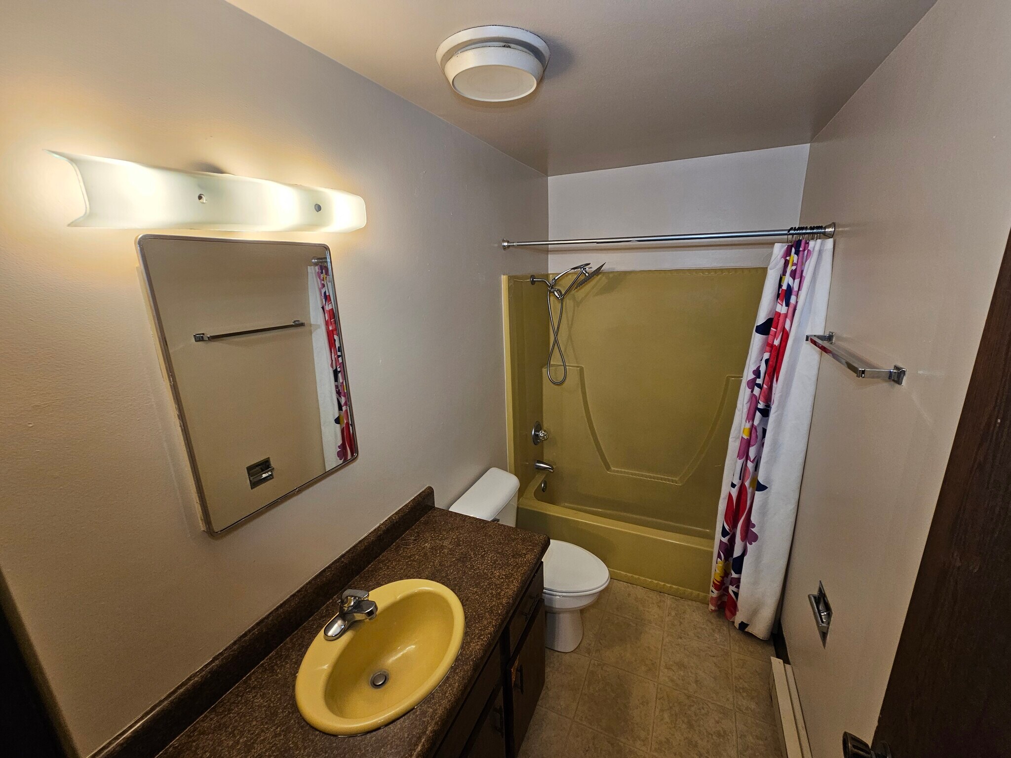 Building Photo - 401 N East St