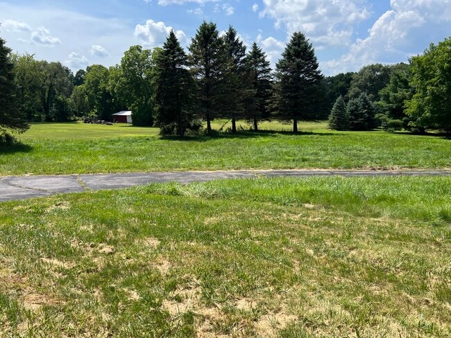 Building Photo - 8963 Huron River Dr