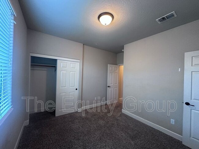 Building Photo - 2840 Channel Reef Ave