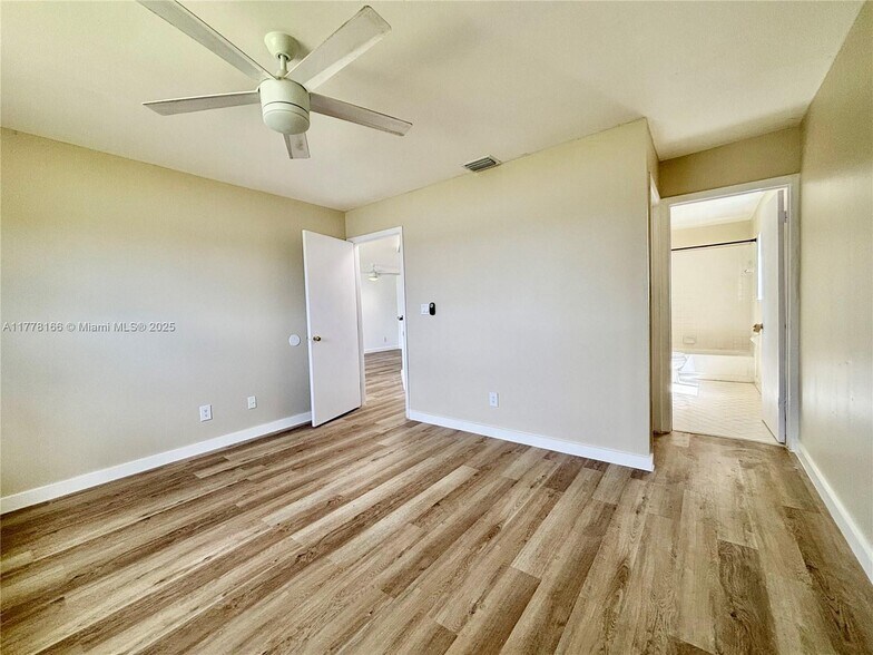 Building Photo - 3477 NW 44th St